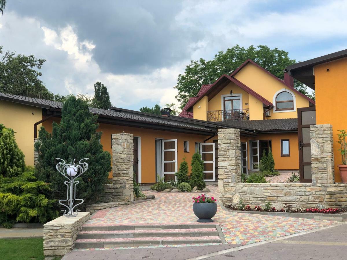 Міні-Готель "Еко" Kamjanez-Podilskyj Exterior foto